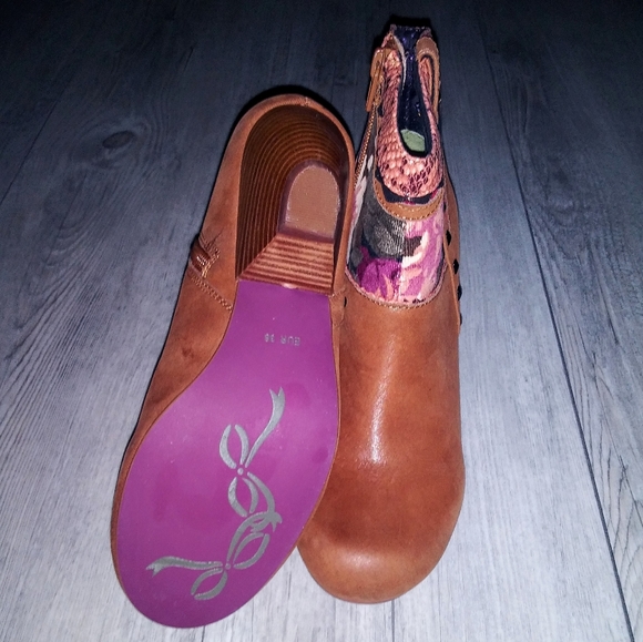 EUC Poetic License 'All A Glow' Ankle Boots - Picture 4 of 8